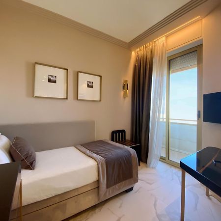 Hotel Ambasciatori Rimini Oda fotoğraf